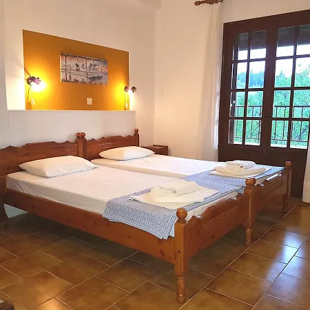 Alexandros Apartament *