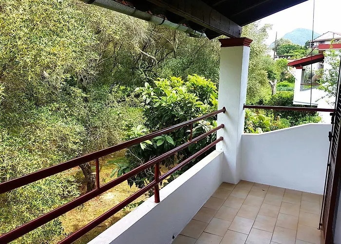 Alexandros Appartement Mesongí