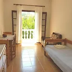 Alexandros Apartamento Mesongí
