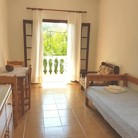Alexandros Apartamento Mesongí